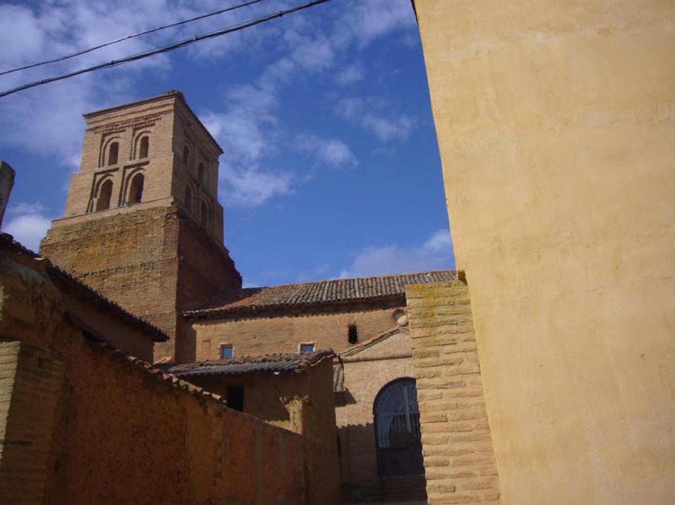 Imagen de la iglesia de Vallecillo style=